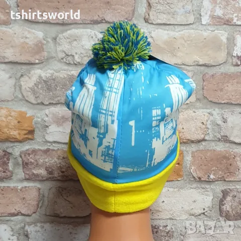 Нова детска зимна шапка с Миньони с помпон, снимка 4 - Шапки, шалове и ръкавици - 47894352