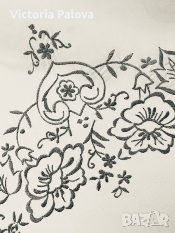 Голяма кръгла покривка с бродерия , снимка 4 - Покривки за маси - 43112954