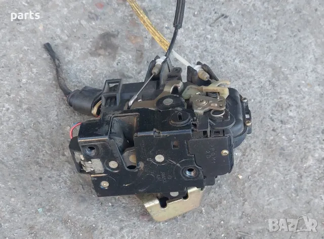 Задна Дясна Брава - Ключалка Ауди A6 4F C6 (2)
- 4B0839016B, снимка 4 - Части - 48724187