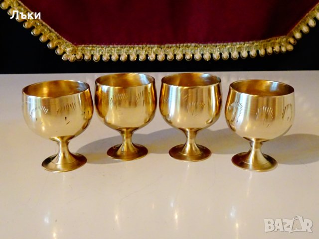 Английски бронзови чаши,шот,гравирани. , снимка 2 - Антикварни и старинни предмети - 33517031