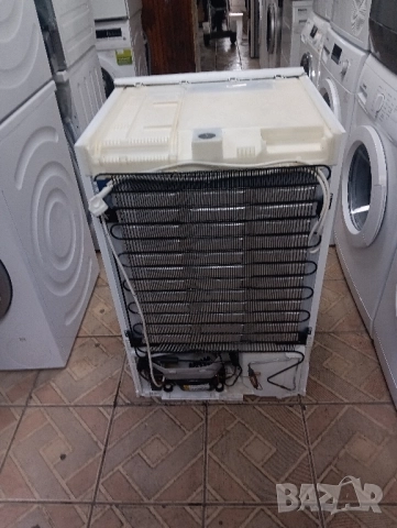 Като нов малък хладилник за вграждане Liebherr Made in Germany 2 години Гаранция!, снимка 8 - Хладилници - 52396578