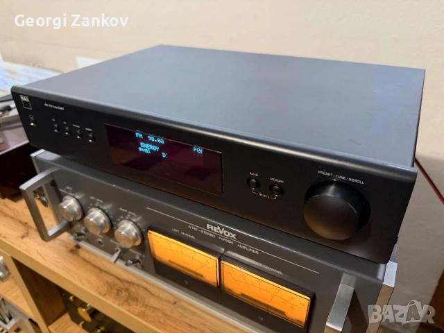 NAD C427 AM/FM Tuner