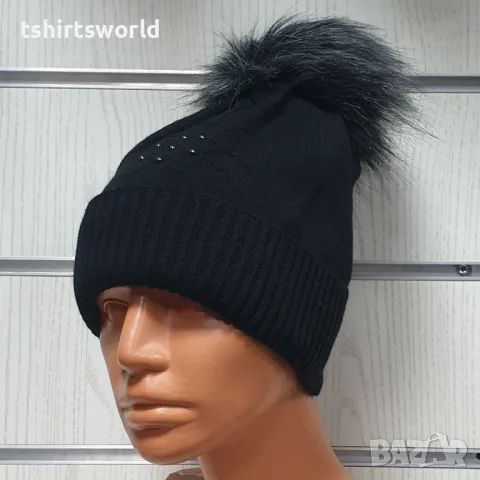 Нова зимна дамска шапка с подгъв и камъчета с пух/помпон в черен цвят