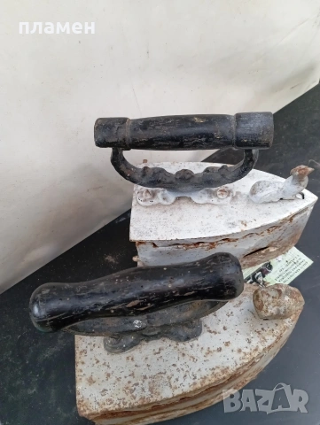 Продавам стари ютии използвани за гладене ,нямат счупено,два броя., снимка 6 - Антикварни и старинни предмети - 53108289