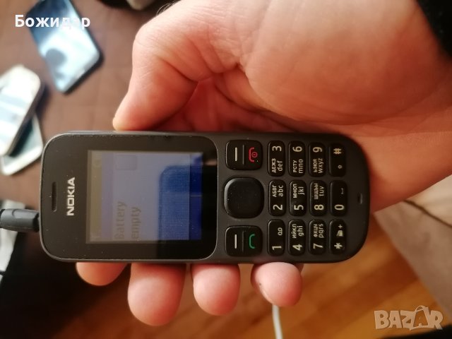 Nokia 100