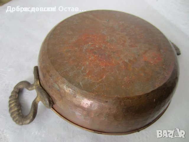 Пепелници и чинии, човек с чадър, чинийки-метал чинийка чиния поднос пепелник месинг бронз мед метал, снимка 14 - Антикварни и старинни предмети - 28883246