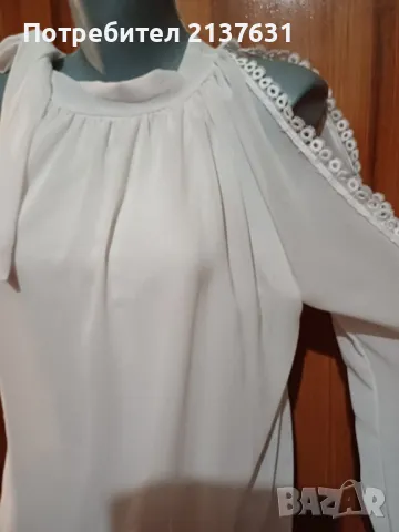 ДАМСКА БЯЛА ОФИЦИАЛНА БЛУЗА с отворени рамена - Размер М / L , снимка 2 - Блузи с дълъг ръкав и пуловери - 48350874