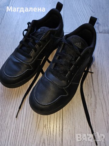 Спортни обувки Адидас, снимка 3 - Детски маратонки - 47378891