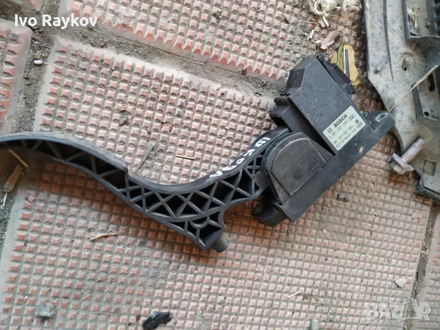 Педал газ за Skoda Fabia 1.4 TDI 75 конски сили 6Q1721503D Номер по BOSCH : 0281002378.