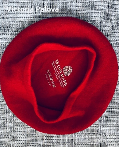 Луксозна червена барета WOOLMARK - френски стил и винтидж шарм, снимка 8 - Шапки - 53091346