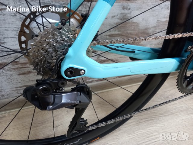 Карбонов шосеен велосипед Bianchi Oltre XR4 CV Disc Ultegra Di2 12 Hunt, снимка 4 - Велосипеди - 43173169