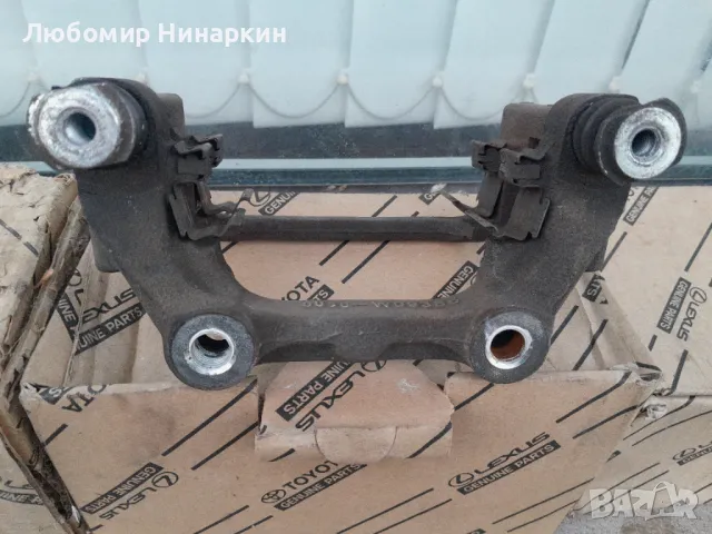 Toyota Комплект Задни спирачни дискове накладки с предни и задни държачи на апарата , снимка 6 - Части - 47709645