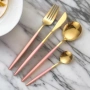 Комплект прибори за хранене от 24 части с луксозен дизайн и магнитна кутия в златисто и розово, снимка 4