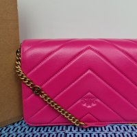 Pinko Дамска чанта от естествена кожа, снимка 6 - Чанти - 43416025
