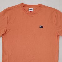 Tommy Jeans Badge Logo T-Shirt оригинална тениска L памучна фланелка, снимка 2 - Тениски - 43450465