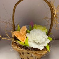 цветя от ароматен глицеринов сапун и Българска роза , снимка 13 - Изкуствени цветя - 43389701