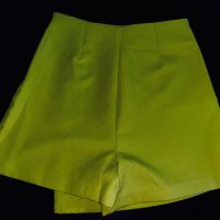 Неонови къси пола-панталонки, снимка 3 - Къси панталони и бермуди - 37018659