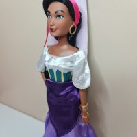 Оригинална кукла Есмералда - Парижката Света Богородица - Дисни Стор Disney store, снимка 11 - Кукли - 39142452