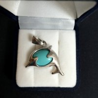Висулка делфинче сребро и син камък, снимка 1 - Колиета, медальони, синджири - 28042827