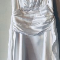 Красива къса бяла (булчинска) рокля от Англия,днес 45 лв, снимка 2 - Сватбени рокли - 26239819