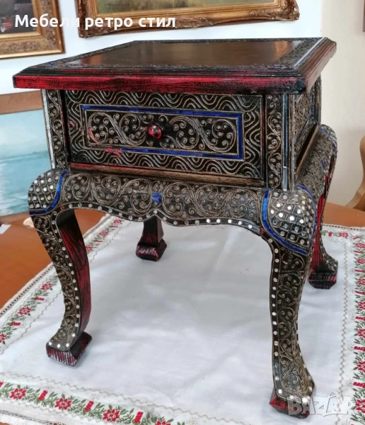  Малко, ориенталско шкафче  с едно чекмедже декорации и наситени орнаменти. , снимка 1