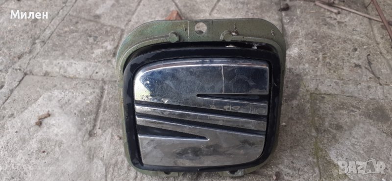 Вънншна Дръжка На Задния Капак Със Емблема.  Seat Leon.1M1. 1998-2005 Година.  Сеат Леон.Хечбек., снимка 1