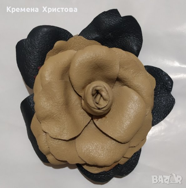 Брошка от естествена кожа - Роза, снимка 1