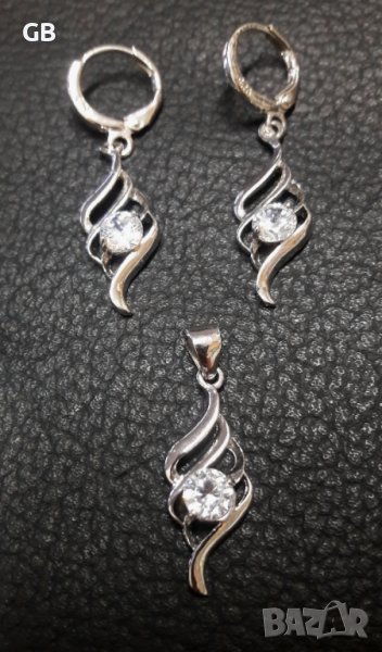 Комплект бижута - обеци и медальон., снимка 1