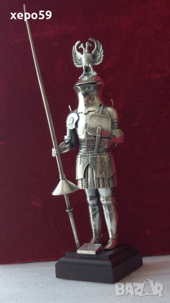 Много рядка фигура- скулптура от солидно сребро 800,края на 19век Ръчна работа., снимка 1