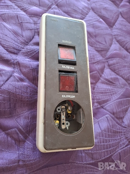 Кутия с три бутона за превключване, снимка 1