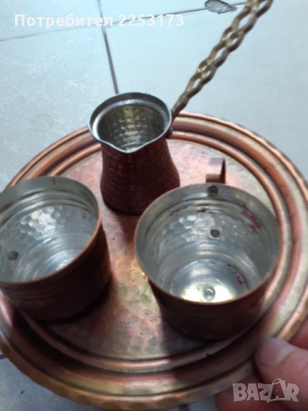 Стар кован сервиз мед върху меден поднос за2 кафета, снимка 1