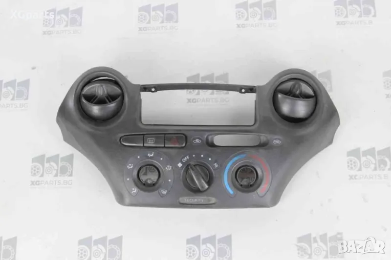  Централна конзола с духалки за Toyota Yaris I (1999-2005), снимка 1