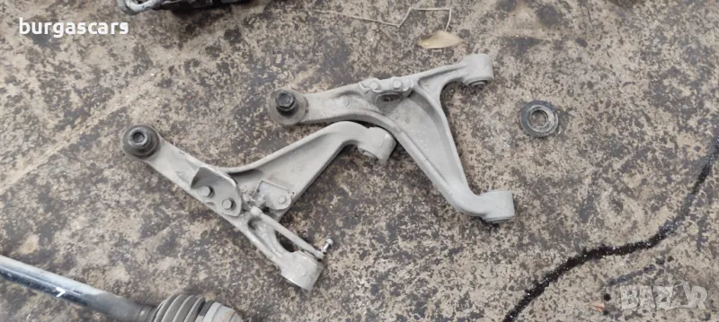 Носачи задни ляв десен Infiniti M Q70 2011г - 250лв, снимка 1