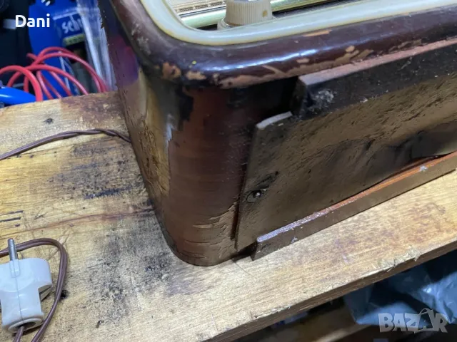Старо лампово радио Loewe  Opta / Bella 4705w 1959г., снимка 3 - Антикварни и старинни предмети - 48802979