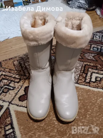 Дамски бежови ботуши