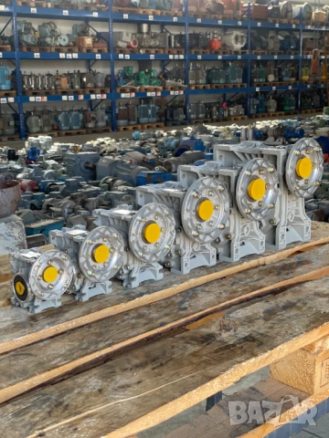 Червячен редуктор 040, Ф18, снимка 3 - Други машини и части - 51164266