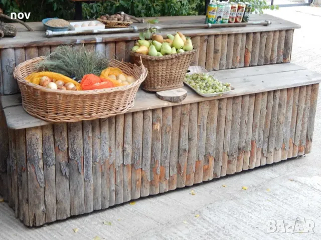 Зеленчукова сергия , маса за продажба на зеленчуци и плодове.