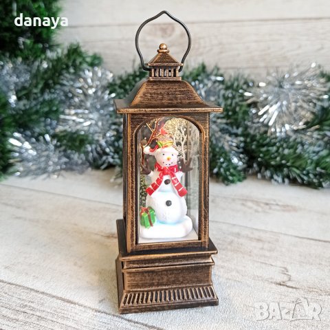 3187 Светещ коледен фенер с фигури Дядо Коледа Елха Снежко, снимка 5 - Декорация за дома - 38599955