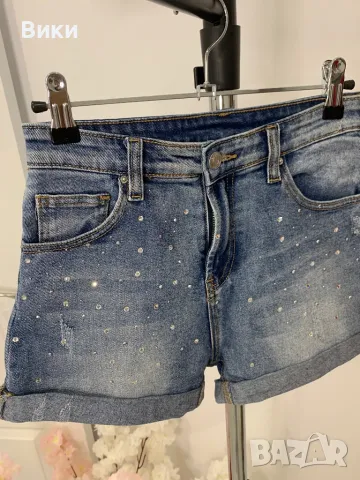 Къси дънки с камъни размер S, снимка 6 - Дънки - 49337570