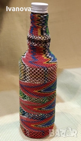 -	Бутилка стъклена с красива цветна оплетка