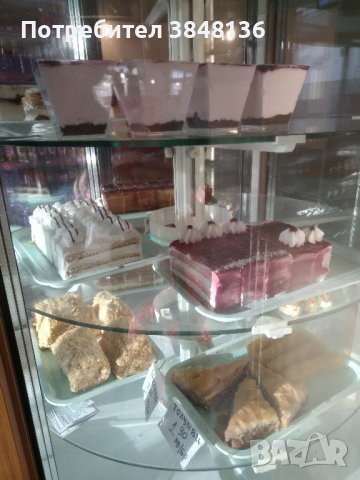 Продавам сладкарска витрина италианска перфектно работеща и обслужена, снимка 5 - Витрини - 42277763