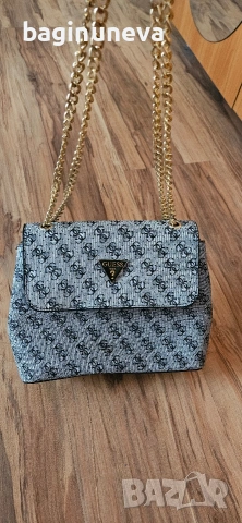 Нова Дамска сива чанта на Guess, снимка 2 - Чанти - 53598554