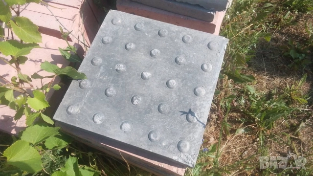 ПЛОЧКИ тротоарни 30х30см. ВТОРО качество, бетонни сиви и цветни.. Имаме с различни шарки, орнаменти , снимка 4 - Строителни материали - 52029668