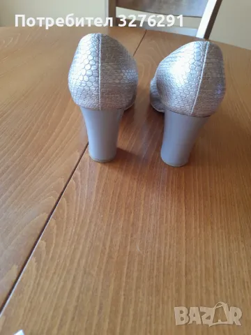 Златисти обувки р.40 , снимка 3 - Дамски елегантни обувки - 49397015