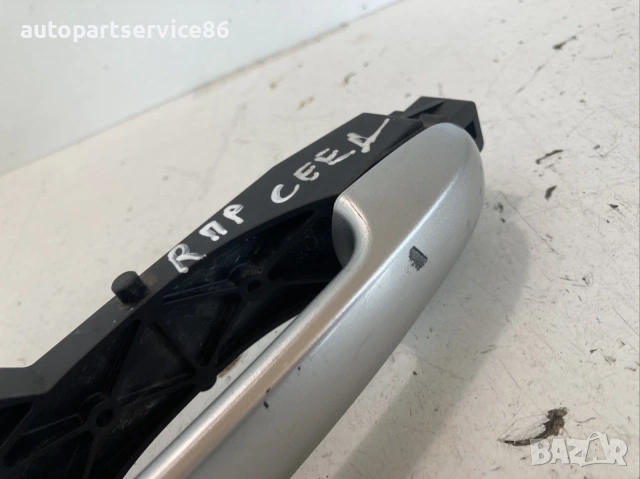 Външна дръжка за предна дясна врата сребриста за KIA Ceed 1.6 CRDi (2008), снимка 3 - Части - 53235635