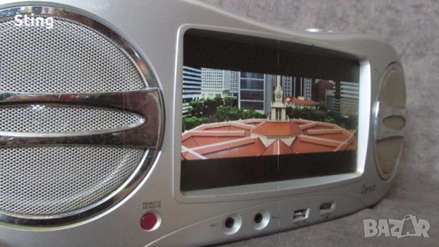 MPEG4/DVD , CD, MP3  Boombox  with 7 " Screen , Радиокасетофон, Отличен