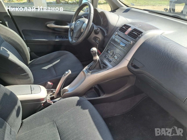Toyota Auris 1.4 i 16V VVT-i , снимка 15 - Автомобили и джипове - 52013686