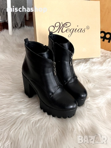 Дамски боти с ток Megias