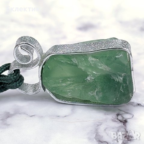 Колиета със суров зелен флуорит, снимка 10 - Колиета, медальони, синджири - 44103196