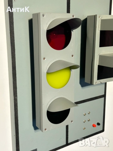 Соц Учебен Светофар Семафор, снимка 8 - Антикварни и старинни предмети - 53378668